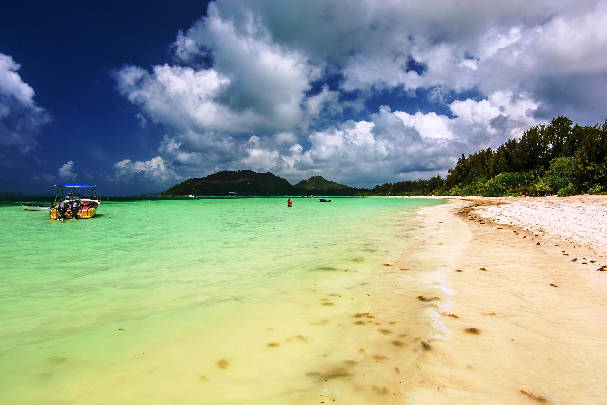 โรงแรมเบอร์จาย่าพราสลิน อังส์ วอลแบร์ วิลเลจ ภายนอก รูปภาพ